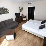 Ezuesthid Hotel 4*