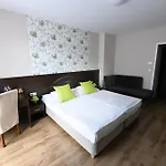 Ezuesthid Hotel