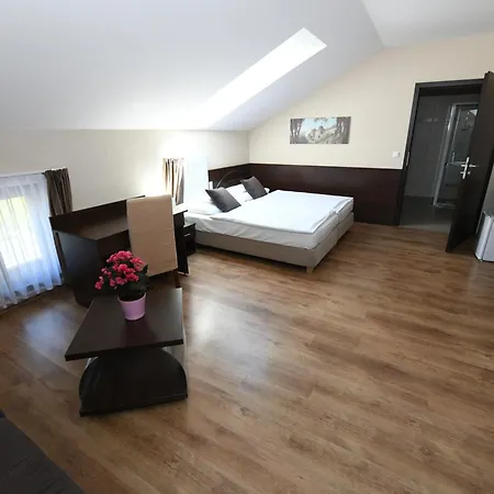 Ezuesthid 4* Veszprem