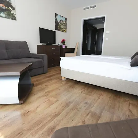 Hotel Ezuesthid 4*