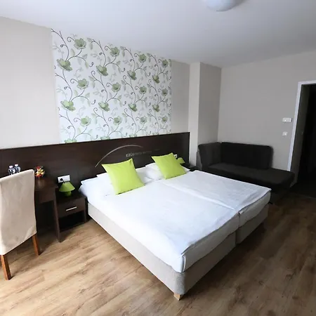 Ezuesthid Hotel