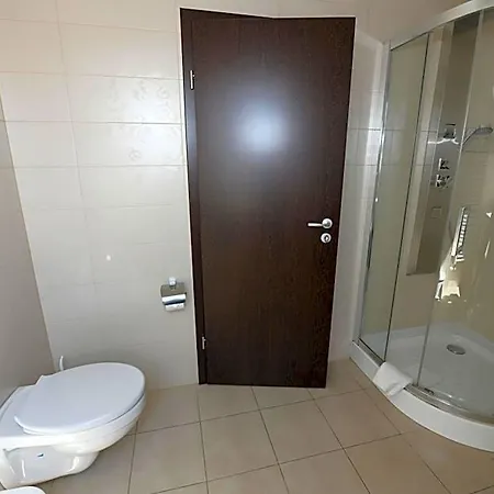 Ezuesthid Hotel