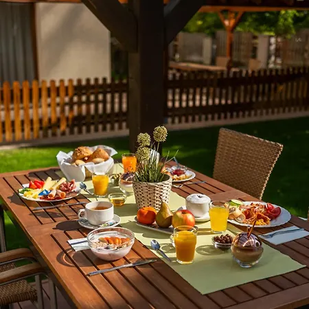 Ezuesthid 4* Veszprém